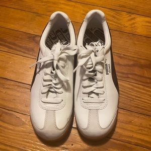 White/ Drk brown leather/Suede Puma sneakers Sz 5